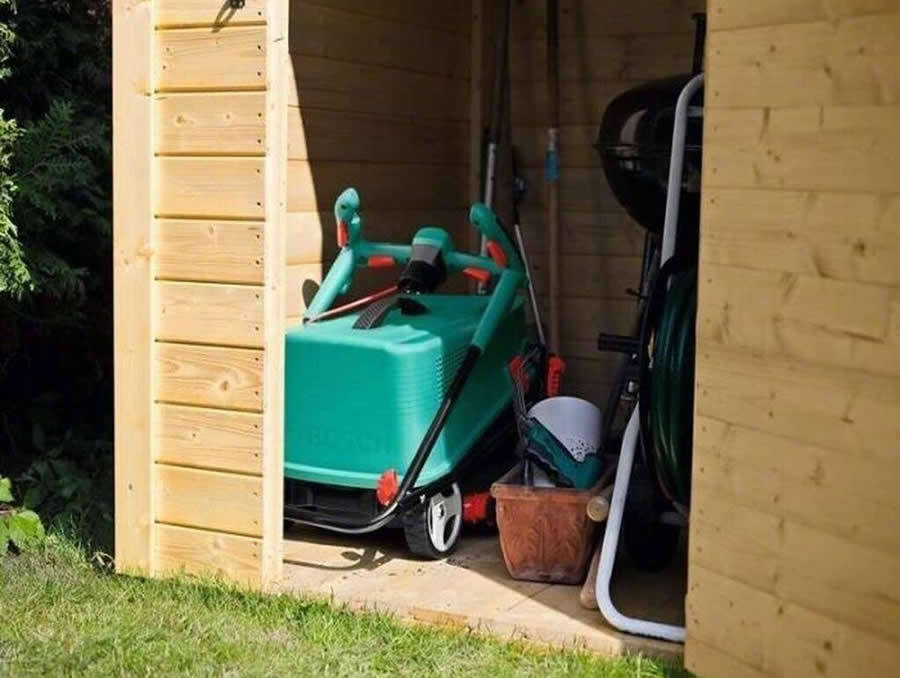 Integrated side store compared with separate garden shed