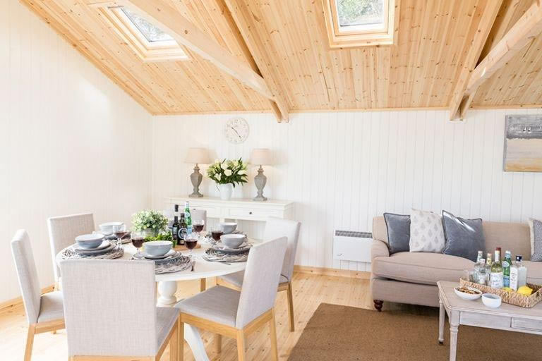 Comparison of seating layouts in open plan and multi room cabins