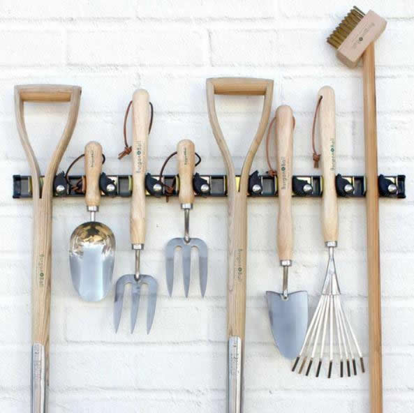 Measuring garden equipment before choosing a cabin